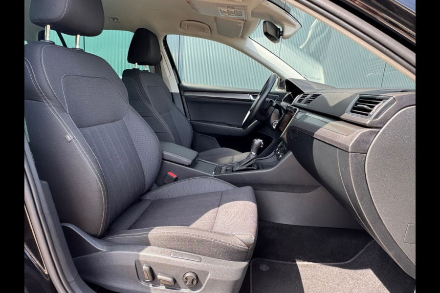 Škoda Superb Combi 1.4 TSI iV Style * Trekhaak * Stoelverwarming * Digitale teller *