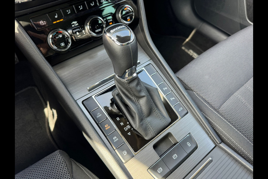 Škoda Superb Combi 1.4 TSI iV Style * Trekhaak * Stoelverwarming * Digitale teller *