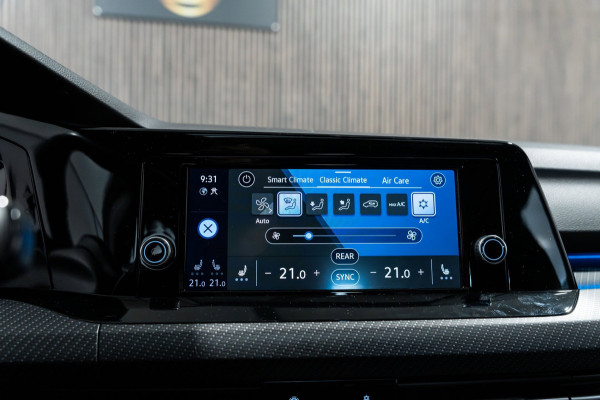 Volkswagen Golf 1.5 eTSI DSG R-Line Pano IQ Camera