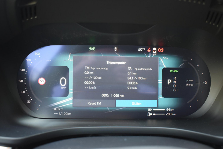 Volvo XC60 T6 350PK Plug-in hybrid AWD Plus Black Edition / Adaptive Cruise control / Elektrische stoelen met geheugen / Stuurverwarming / Stoelverwarming v+a / 360 Camera / Harman Kardon / Semi-elektrisch inklapbare trekhaak