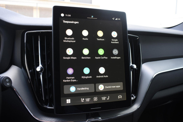 Volvo XC60 T6 350PK Plug-in hybrid AWD Plus Black Edition / Adaptive Cruise control / Elektrische stoelen met geheugen / Stuurverwarming / Stoelverwarming v+a / 360 Camera / Harman Kardon / Semi-elektrisch inklapbare trekhaak