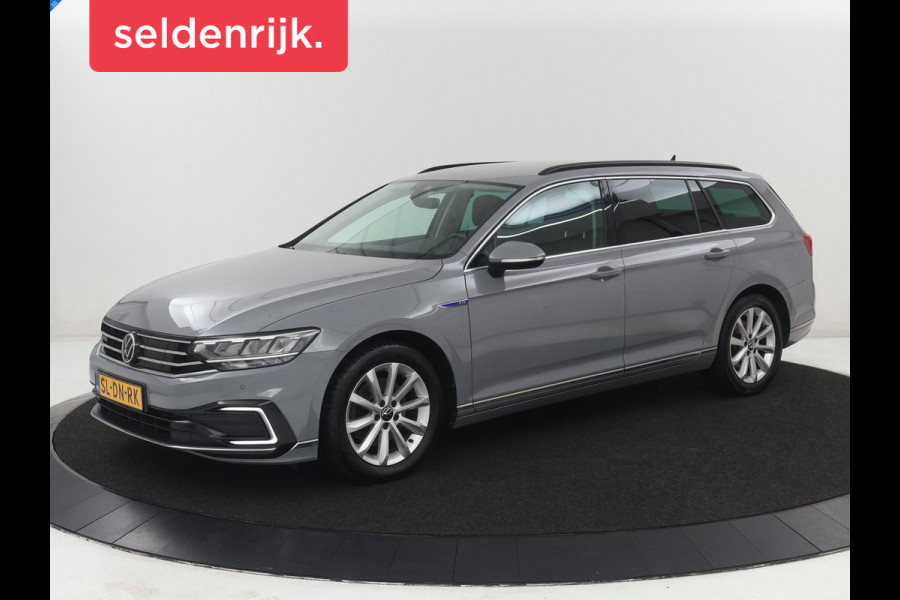 Volkswagen Passat 1.4 TSI PHEV GTE | SOH 91,6% | Stoelverwarming | Trekhaak | Adaptive cruise | Camera | Carplay | Matrix LED | Navigatie | Massage | Parkeerhulp | Climate control | Getint glas | Plug In