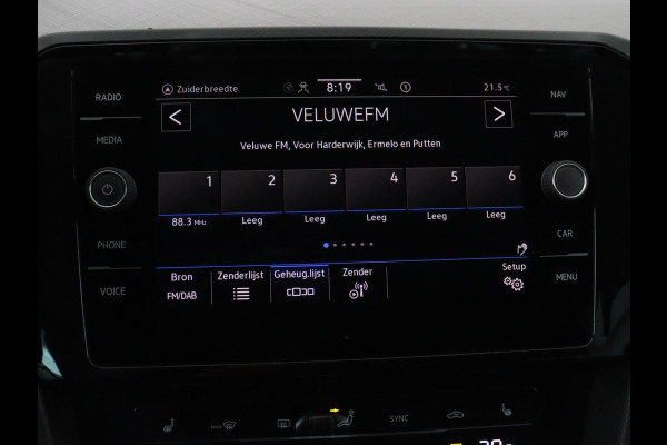 Volkswagen Passat 1.4 TSI PHEV GTE | SOH 91,6% | Stoelverwarming | Trekhaak | Adaptive cruise | Camera | Carplay | Matrix LED | Navigatie | Massage | Parkeerhulp | Climate control | Getint glas | Plug In