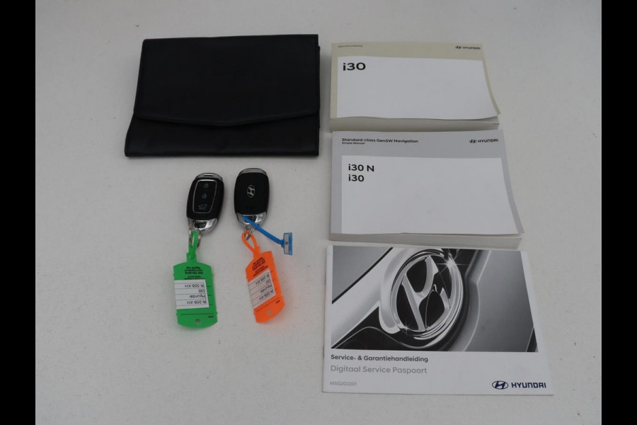 Hyundai i30 1.0 T-GDi MHEV Comfort Smart | Carplay | Full LED | Keyless | Camera | Navigatie | DAB | Parkeerhulp | Climate control | Bluetooth | Cruise control