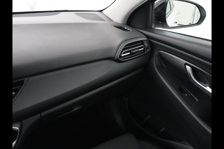 Hyundai i30 1.0 T-GDi MHEV Comfort Smart | Carplay | Full LED | Keyless | Camera | Navigatie | DAB | Parkeerhulp | Climate control | Bluetooth | Cruise control