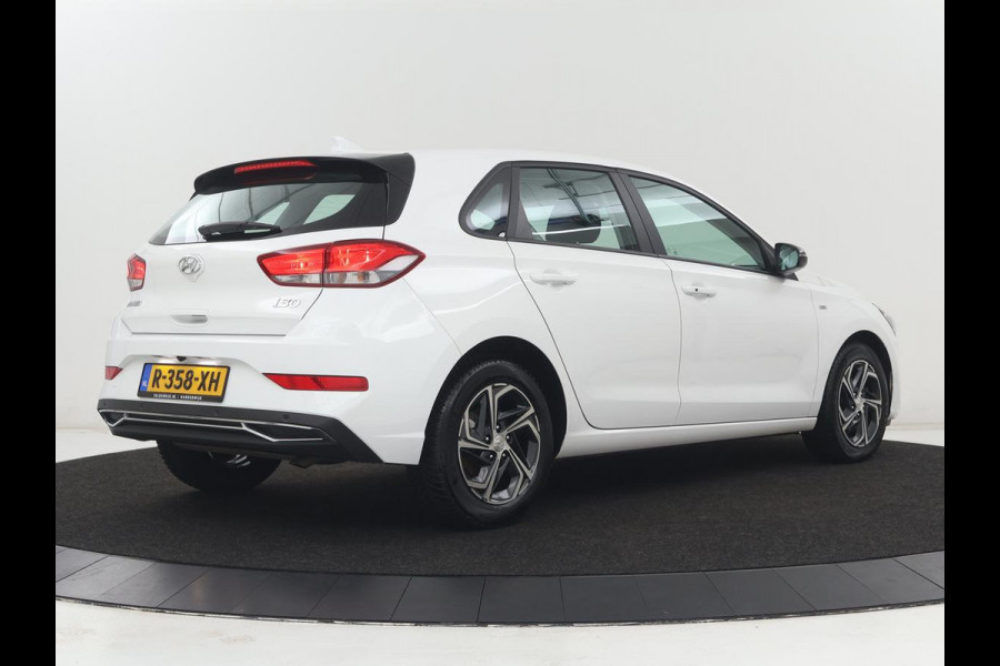 Hyundai i30 1.0 T-GDi MHEV Comfort Smart | Carplay | Full LED | Keyless | Camera | Navigatie | DAB | Parkeerhulp | Climate control | Bluetooth | Cruise control