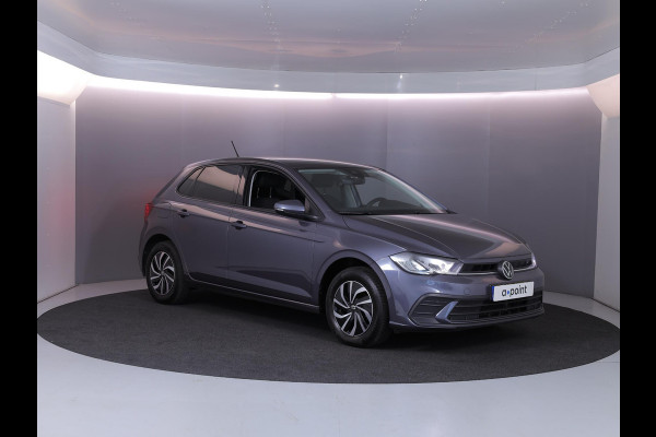 Volkswagen Polo 1.0 TSI Life Edition 95 pk | Verlengde garantie | Navigatie | Parkeersensoren achter | Achteruitrijcamera | Adaptieve cruise control |