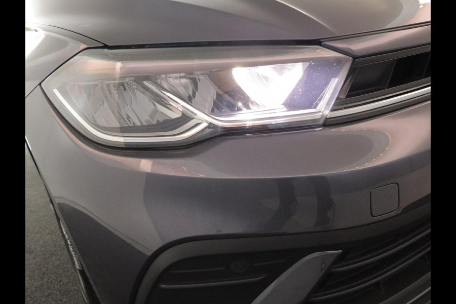 Volkswagen Polo 1.0 TSI Life Edition 95 pk | Verlengde garantie | Navigatie | Parkeersensoren achter | Achteruitrijcamera | Adaptieve cruise control |