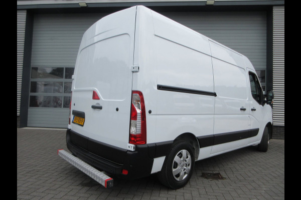 Renault Master T35 2.3 dCi, 150pk, L2H2, Airco, Navigatie, Camera, PDC.