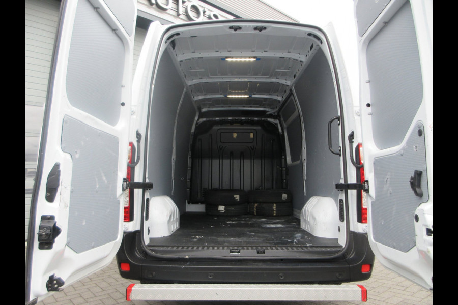 Renault Master T35 2.3 dCi, 150pk, L2H2, Airco, Navigatie, Camera, PDC.