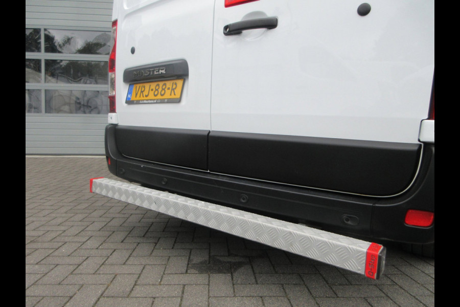 Renault Master T35 2.3 dCi, 150pk, L2H2, Airco, Navigatie, Camera, PDC.
