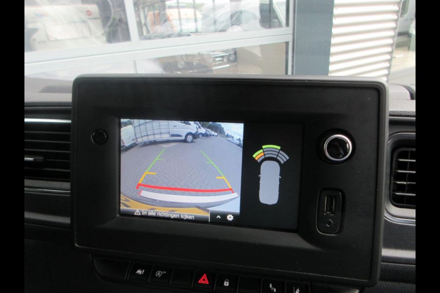 Renault Master T35 2.3 dCi, 150pk, L2H2, Airco, Navigatie, Camera, PDC.