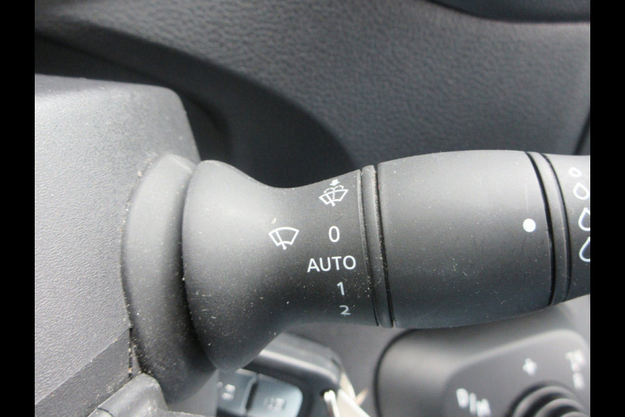 Renault Master T35 2.3 dCi, 150pk, L2H2, Airco, Navigatie, Camera, PDC.