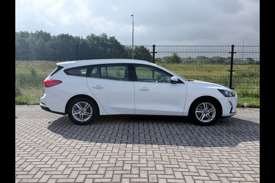 Ford FOCUS Wagon 1.0 EcoBoost Hybrid Trend Edition Business | Trekhaak | camera | PDC | Carplay |
