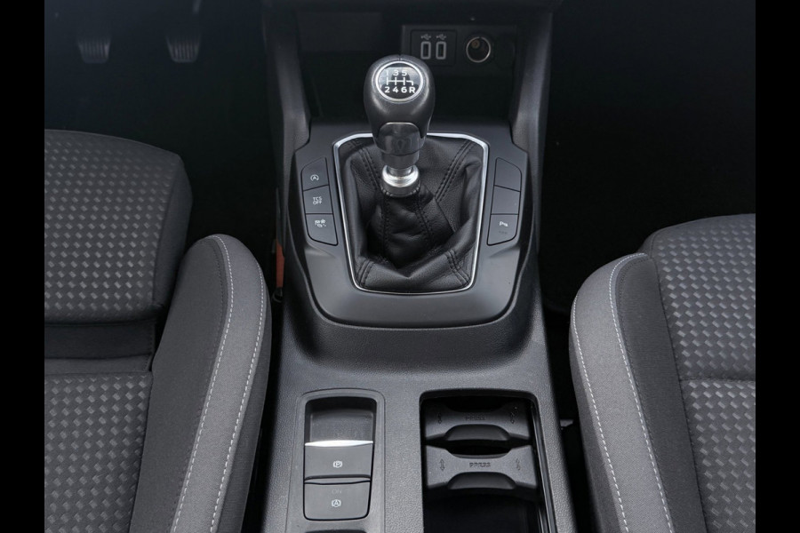 Ford FOCUS Wagon 1.0 EcoBoost Hybrid Trend Edition Business | Trekhaak | camera | PDC | Carplay |