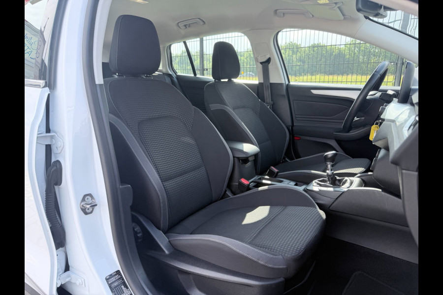 Ford FOCUS Wagon 1.0 EcoBoost Hybrid Trend Edition Business | Trekhaak | camera | PDC | Carplay |