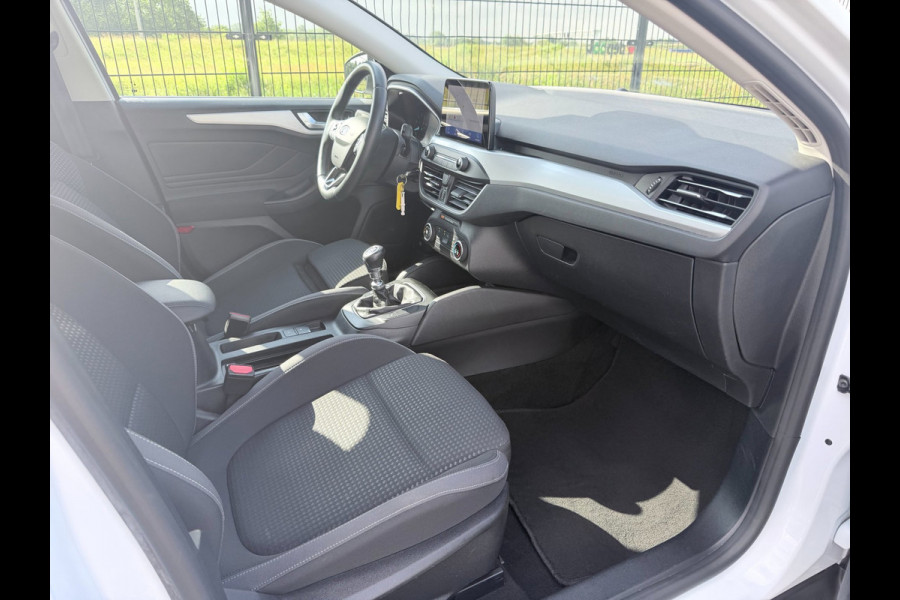 Ford FOCUS Wagon 1.0 EcoBoost Hybrid Trend Edition Business | Trekhaak | camera | PDC | Carplay |