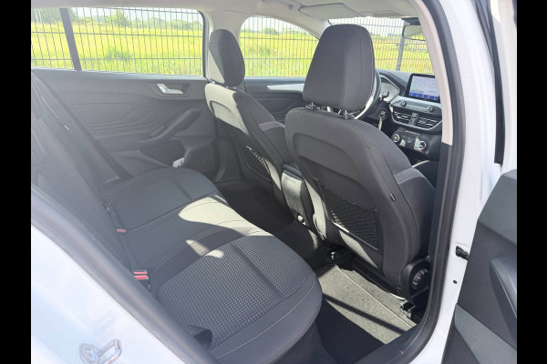 Ford FOCUS Wagon 1.0 EcoBoost Hybrid Trend Edition Business | Trekhaak | camera | PDC | Carplay |