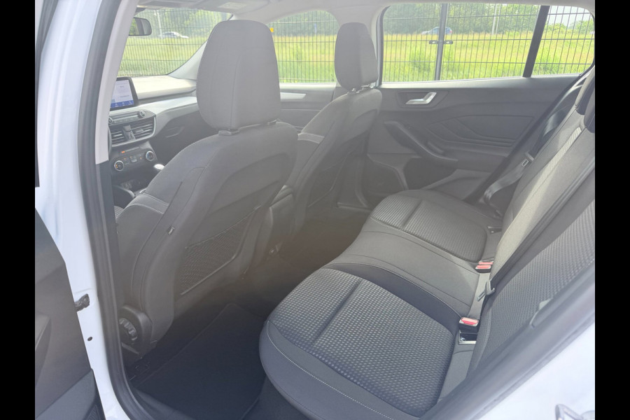 Ford FOCUS Wagon 1.0 EcoBoost Hybrid Trend Edition Business | Trekhaak | camera | PDC | Carplay |
