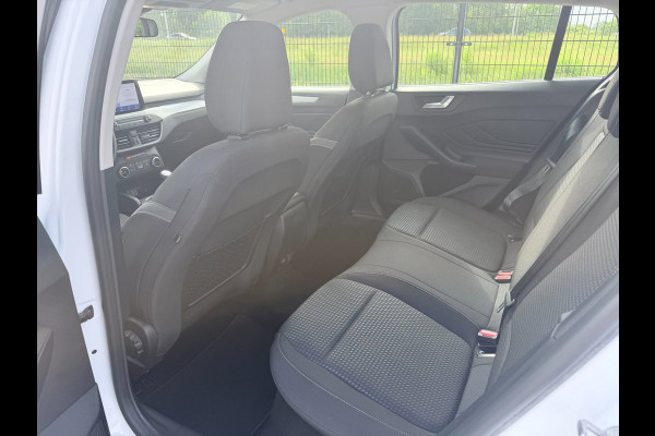 Ford FOCUS Wagon 1.0 EcoBoost Hybrid Trend Edition Business | Trekhaak | camera | PDC | Carplay |