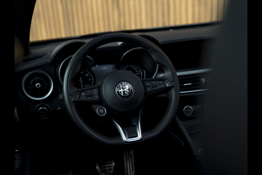 Alfa Romeo Stelvio 2.0T AWD Veloce 280pk | Pano-dak | Harman/Kardon | Adapt. cruise