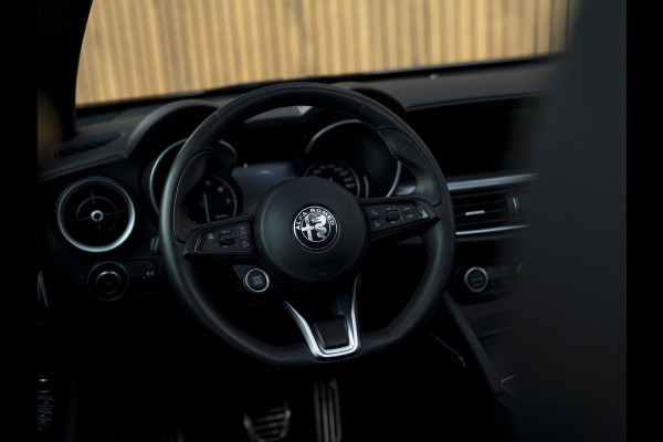 Alfa Romeo Stelvio 2.0T AWD Veloce 280pk | Pano-dak | Harman/Kardon | Adapt. cruise