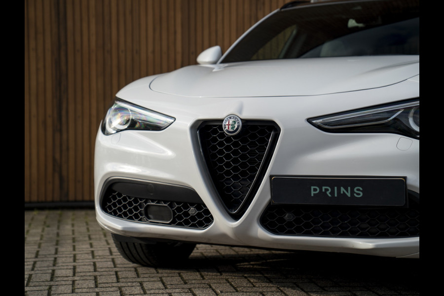 Alfa Romeo Stelvio 2.0T AWD Veloce 280pk | Pano-dak | Harman/Kardon | Adapt. cruise