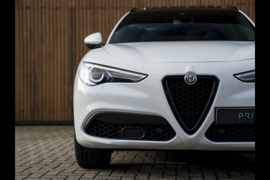 Alfa Romeo Stelvio 2.0T AWD Veloce 280pk | Pano-dak | Harman/Kardon | Adapt. cruise