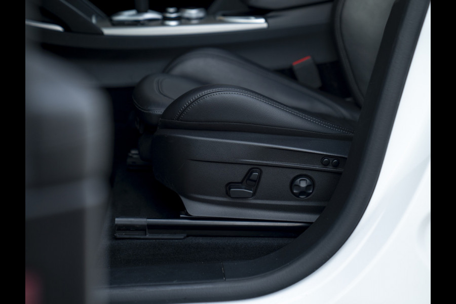 Alfa Romeo Stelvio 2.0T AWD Veloce 280pk | Pano-dak | Harman/Kardon | Adapt. cruise