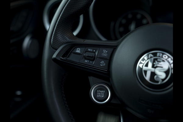 Alfa Romeo Stelvio 2.0T AWD Veloce 280pk | Pano-dak | Harman/Kardon | Adapt. cruise