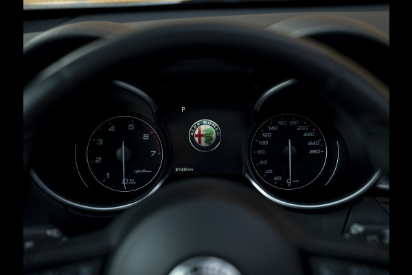 Alfa Romeo Stelvio 2.0T AWD Veloce 280pk | Pano-dak | Harman/Kardon | Adapt. cruise