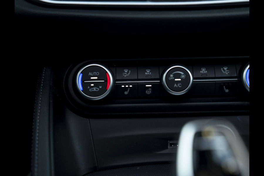 Alfa Romeo Stelvio 2.0T AWD Veloce 280pk | Pano-dak | Harman/Kardon | Adapt. cruise