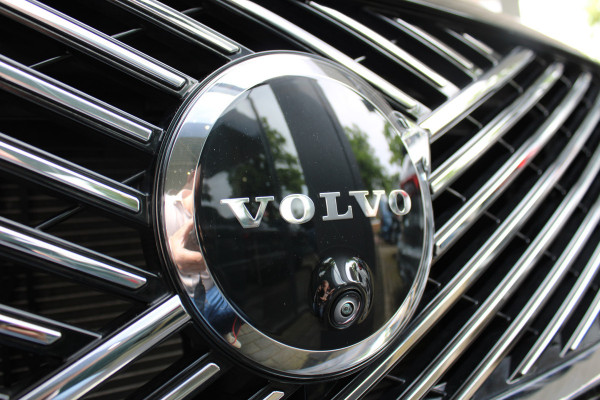 Volvo XC90 2.0 T8 Plus Bright | Luchtvering | Elek. Trekhaak | Panoramadak | 360 Camera