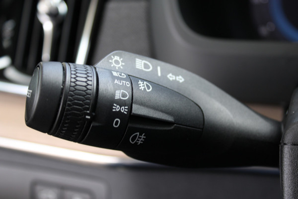 Volvo XC90 2.0 T8 Plus Bright | Luchtvering | Elek. Trekhaak | Panoramadak | 360 Camera