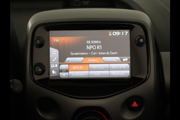 Toyota Aygo 1.0 VVT-i X-Play Cabrio Bi-Tone Automaat | Apple Carplay & AndroidAUTO | Airco | Camera |