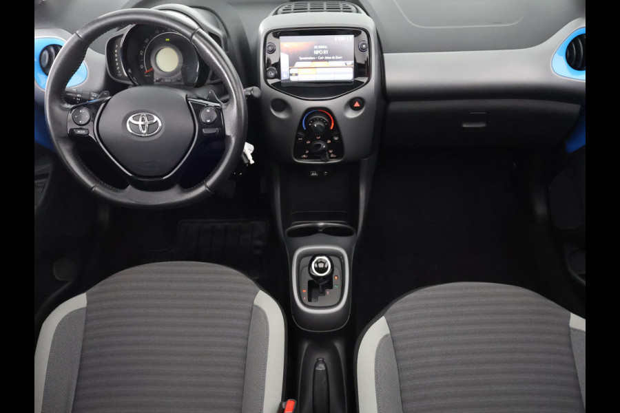 Toyota Aygo 1.0 VVT-i X-Play Cabrio Bi-Tone Automaat | Apple Carplay & AndroidAUTO | Airco | Camera |
