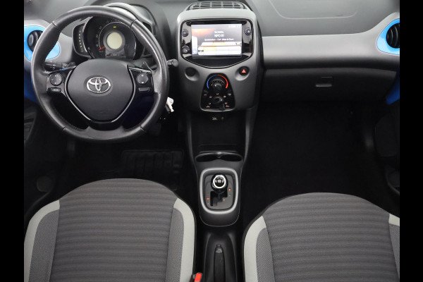 Toyota Aygo 1.0 VVT-i X-Play Cabrio Bi-Tone Automaat | Apple Carplay & AndroidAUTO | Airco | Camera |
