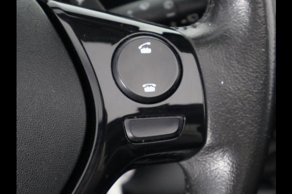 Toyota Aygo 1.0 VVT-i X-Play Cabrio Bi-Tone Automaat | Apple Carplay & AndroidAUTO | Airco | Camera |