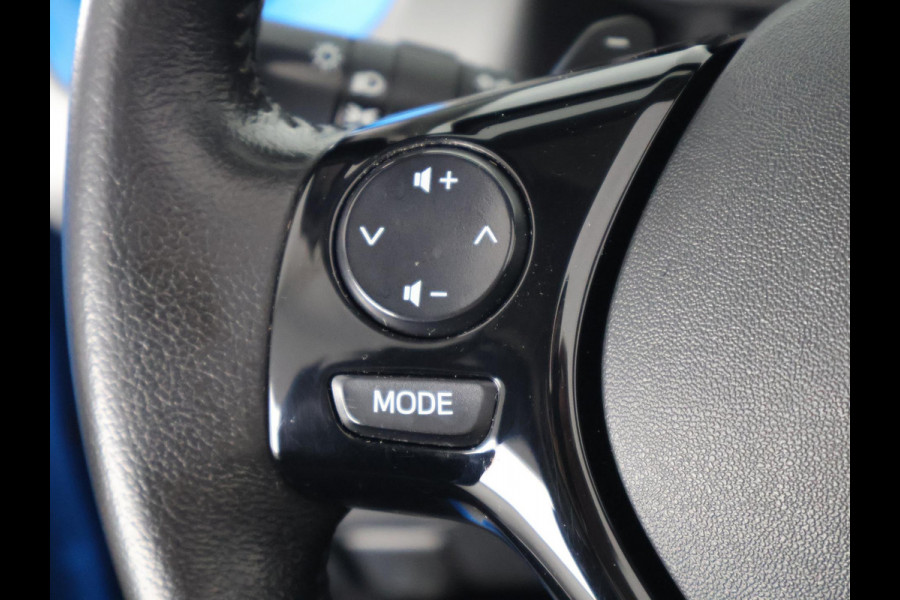 Toyota Aygo 1.0 VVT-i X-Play Cabrio Bi-Tone Automaat | Apple Carplay & AndroidAUTO | Airco | Camera |