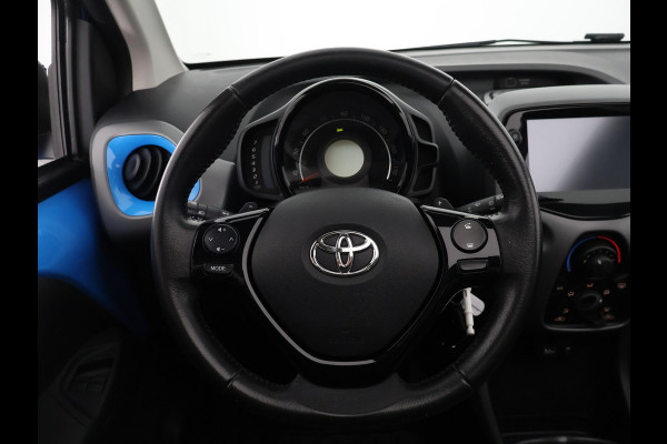 Toyota Aygo 1.0 VVT-i X-Play Cabrio Bi-Tone Automaat | Apple Carplay & AndroidAUTO | Airco | Camera |