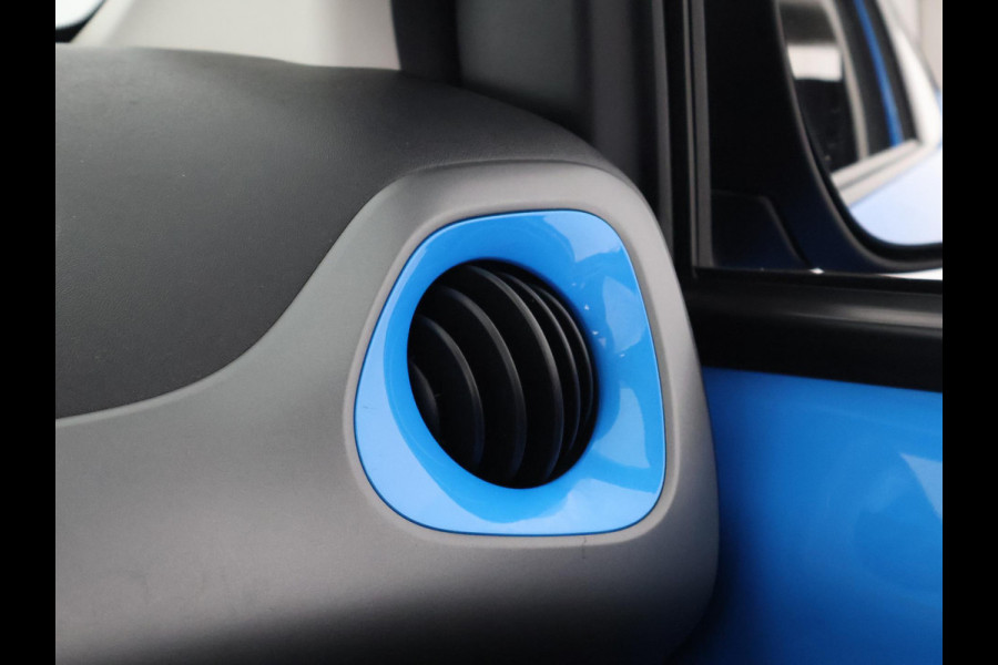 Toyota Aygo 1.0 VVT-i X-Play Cabrio Bi-Tone Automaat | Apple Carplay & AndroidAUTO | Airco | Camera |
