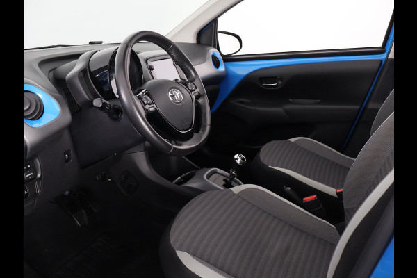 Toyota Aygo 1.0 VVT-i X-Play Cabrio Bi-Tone Automaat | Apple Carplay & AndroidAUTO | Airco | Camera |