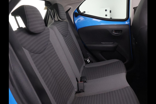 Toyota Aygo 1.0 VVT-i X-Play Cabrio Bi-Tone Automaat | Apple Carplay & AndroidAUTO | Airco | Camera |