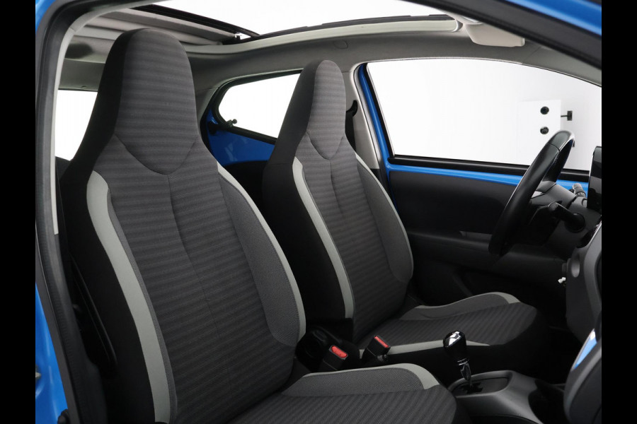 Toyota Aygo 1.0 VVT-i X-Play Cabrio Bi-Tone Automaat | Apple Carplay & AndroidAUTO | Airco | Camera |