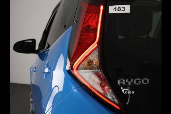 Toyota Aygo 1.0 VVT-i X-Play Cabrio Bi-Tone Automaat | Apple Carplay & AndroidAUTO | Airco | Camera |