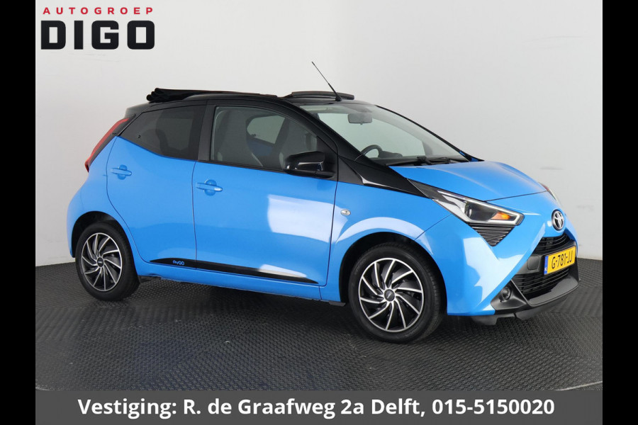Toyota Aygo 1.0 VVT-i X-Play Cabrio Bi-Tone Automaat | Apple Carplay & AndroidAUTO | Airco | Camera |