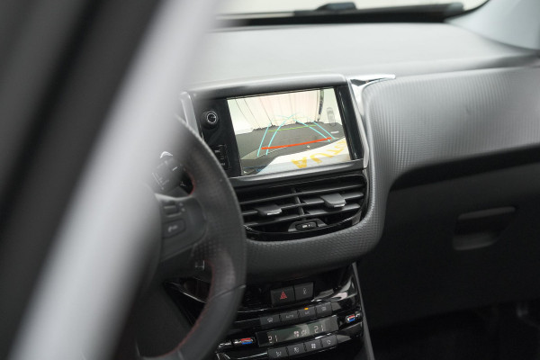Peugeot 2008 PureTech 110 EAT6 GT Line | Trekhaak | Camera | Panoramadak | Allseason Banden