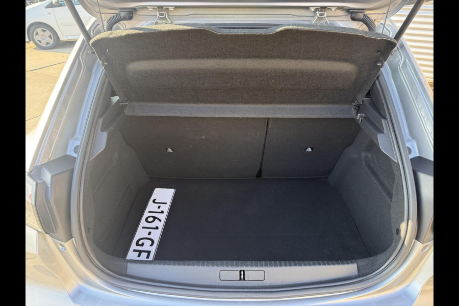 Peugeot 208 1.2 PureTech Allure 2e Eigenaar|Adap-cruise|Clima|Camera|Trekhaak|Carplay|PDC V+A|D-riem vv in 2023|N.A.P|APK tot 07-2026