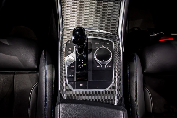 BMW 3-serie 330e High Executive|M-sport|1eig|Cam|DealerOnder