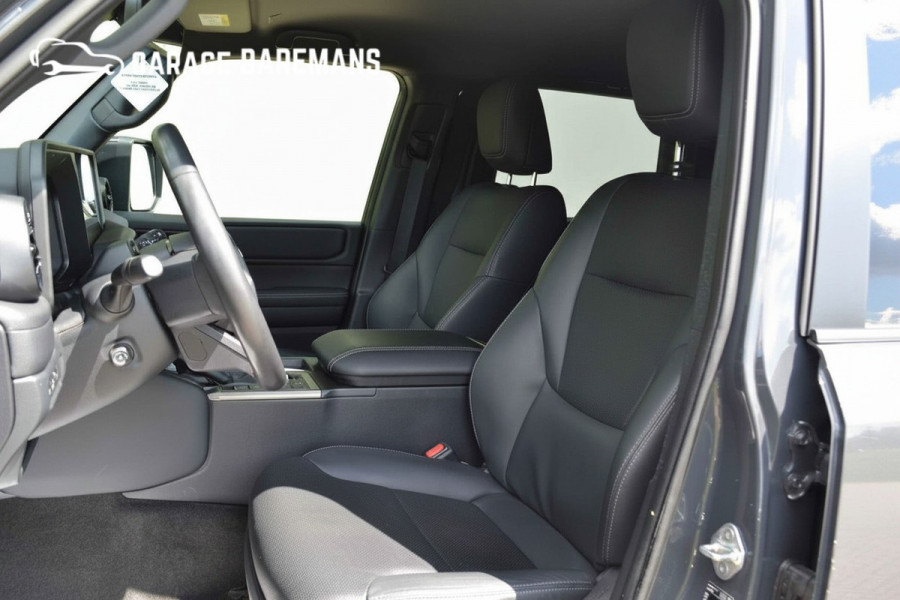Toyota Land Cruiser 250 2.8 D-4D Blind Van Navigator